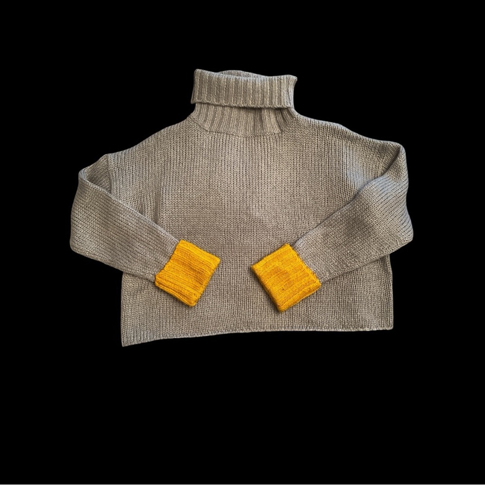 John + Jenn Oversized Cropped Gray Turtleneck with Gold Sleeves Size XL
